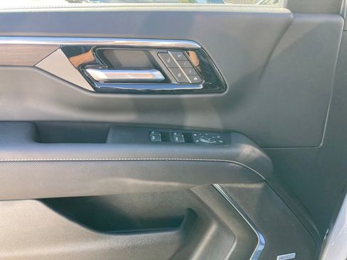 New 2026 Chevrolet Tahoe Premier w/ Sun And Tow Package AWD/4WD image 15