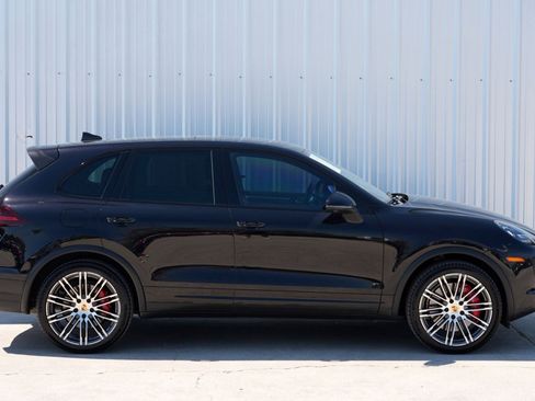 Used 2017 Porsche Cayenne Turbo image 52