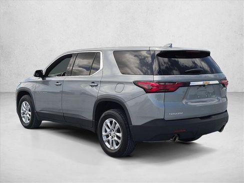 Used 2023 Chevrolet Traverse LS FWD image 8