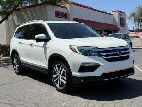 Used 2017 Honda Pilot Touring image 1