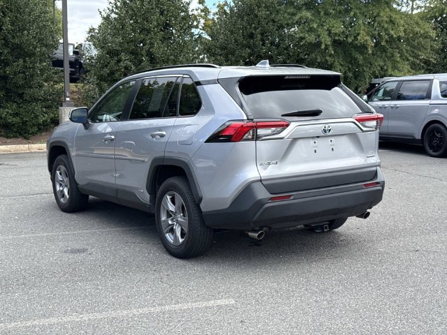 Used 2022 Toyota RAV4 LE AWD/4WD image 4