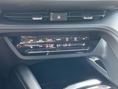 Used 2023 Buick Envision Preferred image 13