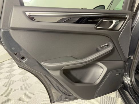 Certified 2026 Porsche Macan AWD/4WD image 17