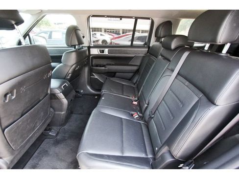 Certified 2024 Hyundai Santa Fe Limited FWD image 14