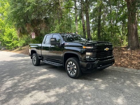Used 2024 Chevrolet Silverado 2500 Custom w/ Custom Value Package AWD/4WD image 4