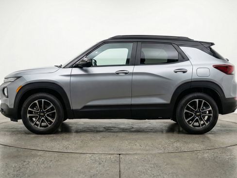 Used 2025 Chevrolet TrailBlazer LT image 11