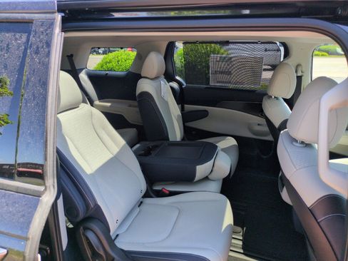 New 2026 Kia Carnival SX Prestige FWD image 44