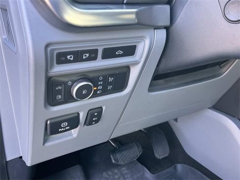 Used 2022 Ford F150 Lariat w/ Equipment Group 502A High image 31