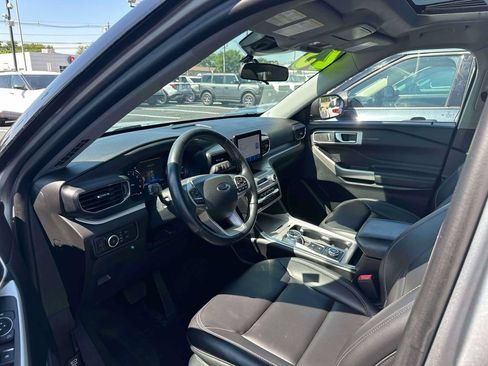 Used 2023 Ford Explorer XLT w/ Equipment Group 202A AWD/4WD image 15