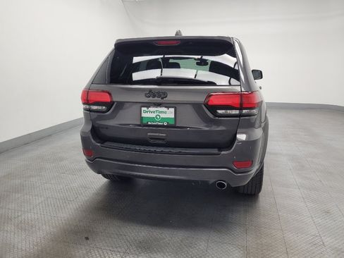 Used 2018 Jeep Grand Cherokee Altitude AWD/4WD image 7