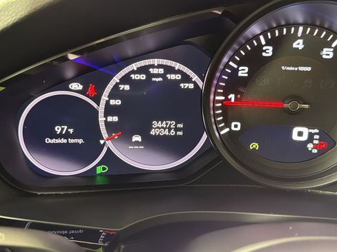 Certified 2023 Porsche Cayenne Coupe AWD/4WD image 19