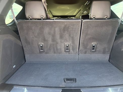 Used 2023 Cadillac Escalade Sport w/ LPO, ONYX Package image 18