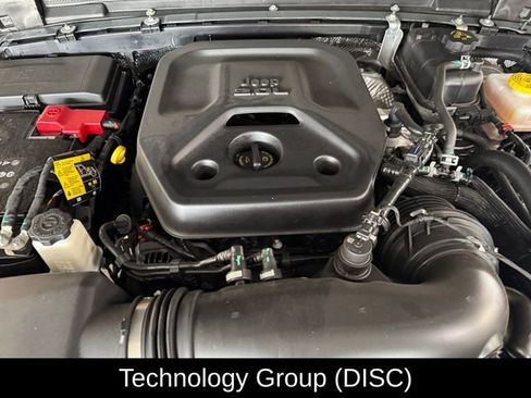 Used 2025 Jeep Wrangler Sport image 7