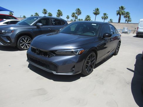 Used 2025 Honda Civic Sport image 1