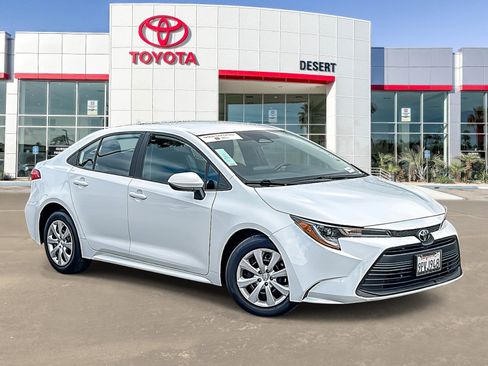 Certified 2025 Toyota Corolla LE image 1
