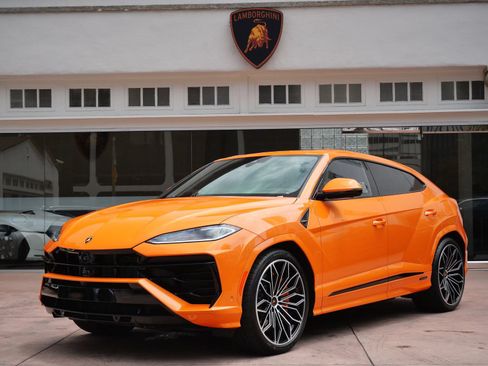 Used 2025 Lamborghini Urus SE AWD/4WD image 28