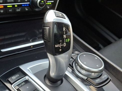 Used 2017 BMW 535i Gran Turismo xDrive image 12