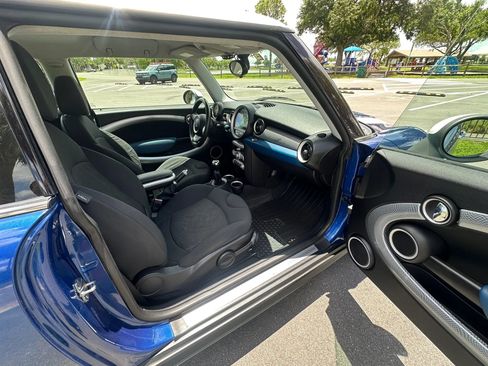 Used 2009 MINI Cooper S FWD image 17