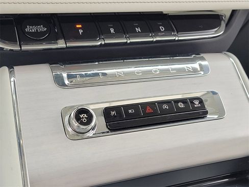 Used 2025 Lincoln Aviator Reserve w/ Equipment Group 201A image 22