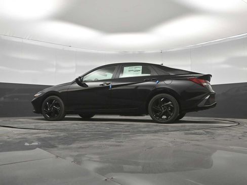 New 2026 Hyundai Elantra SEL Sport FWD image 37