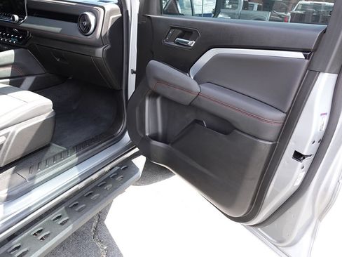 Used 2023 Chevrolet Colorado Z71 w/ Z71 Convenience Package 2 AWD/4WD image 38