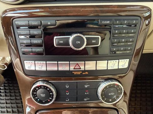 Used 2014 Mercedes-Benz SLK 250 image 23