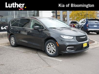 Used 2023 Chrysler Pacifica Touring-L