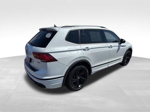 Used 2023 Volkswagen Tiguan SE R-Line AWD/4WD image 4