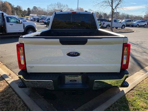 Used 2024 Ford F350 XLT w/ FX4 Off-Road Package image 31