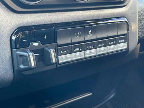 Used 2024 RAM 3500 Tradesman w/ Chrome Appearance Group image 15