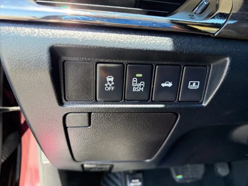 Used 2016 Toyota Avalon Limited FWD image 21