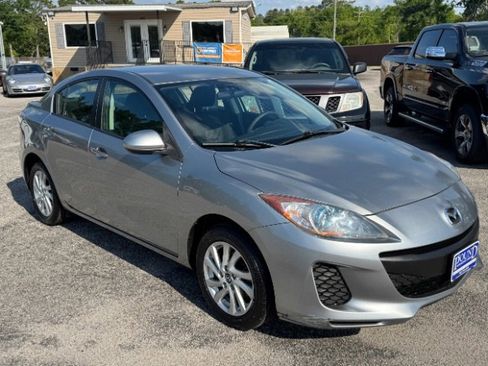 Used 2013 MAZDA MAZDA3 i Touring image 2