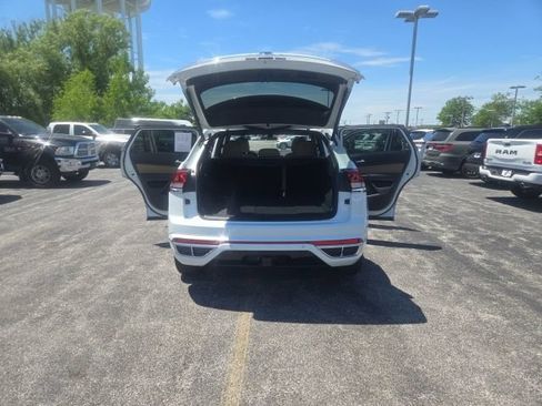 Used 2020 Volkswagen Atlas Cross Sport SEL R-Line AWD/4WD image 37