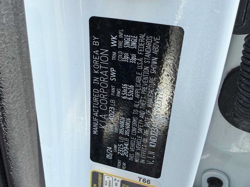 Used 2025 Kia Soul LX w/ LX Technology Package FWD image 29