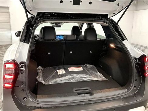 New 2026 Nissan Kicks SR w/ Cold Weather Package FWD image 38