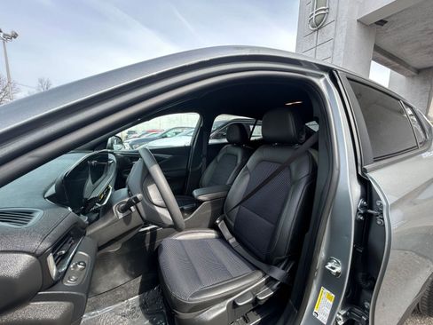 Used 2025 Buick Envista Preferred image 36