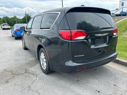 Used 2023 Chrysler Voyager LX FWD image 2