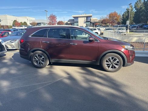 Used 2019 Kia Sorento EX image 2