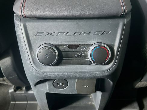 Used 2025 Ford Explorer ST-Line w/ ST-Line Street Pack image 28