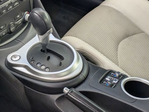 Used 2010 Nissan 370Z Touring w/ Sport Pkg image 25