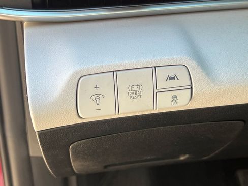 Used 2023 Hyundai Elantra Limited w/ Preferred Accessory Package FWD image 27