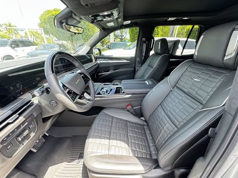 Used 2026 Cadillac Escalade V w/ LPO, ONYX Package AWD/4WD image 7