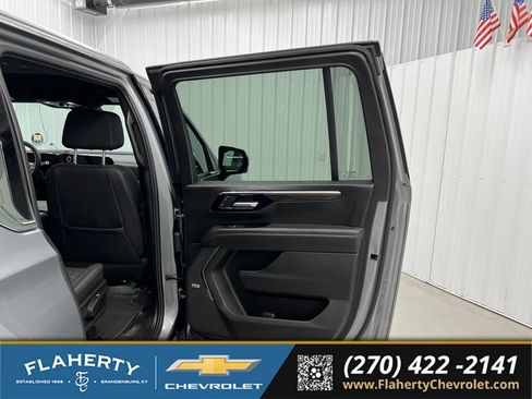 Used 2026 Chevrolet Suburban LT w/ Comfort Package AWD/4WD image 12
