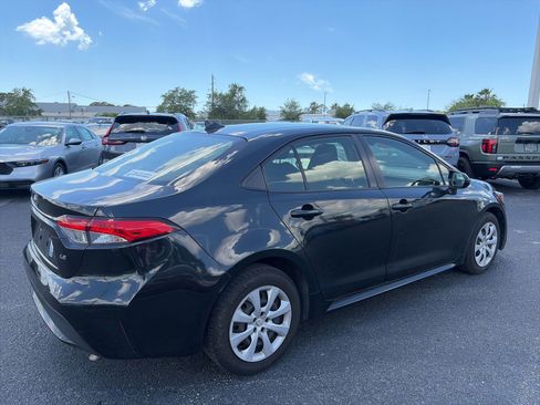 Used 2021 Toyota Corolla LE FWD image 7
