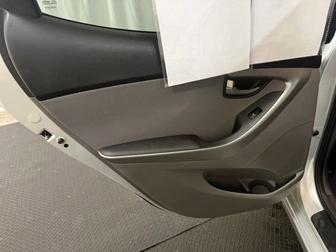 Used 2015 Hyundai Elantra SE w/ Option Group 02 image 24