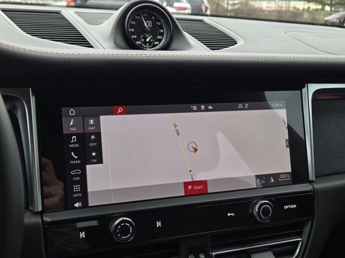 Used 2022 Porsche Macan GTS image 12