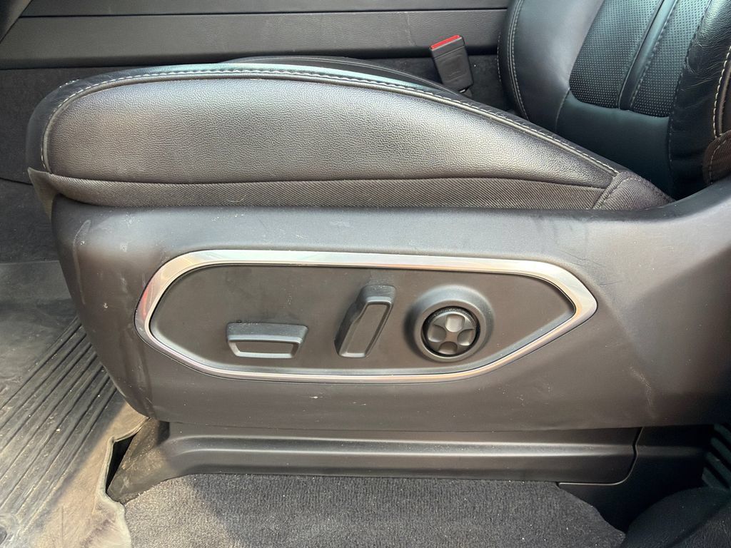 Used 2024 Jeep Wagoneer 4WD w/ Premium Group I image 27