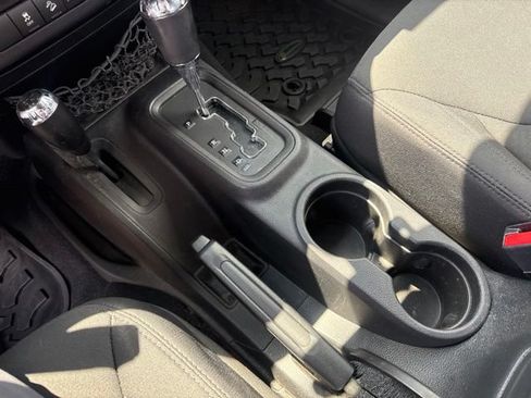 Used 2015 Jeep Wrangler Sport w/ Connectivity Group AWD/4WD image 25