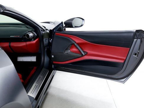 Used 2021 Ferrari 812 GTS RWD image 20