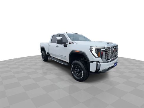 Used 2024 GMC Sierra 2500 Denali w/ Denali Reserve Package image 2